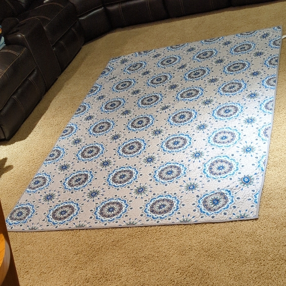 Twin 58x86 Inch Elegant Blue and Gray Mandala Quilt - Picture 10 of 10